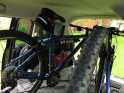 Radstand-Fahrradtraeger im Mazda 5 mit jeweils einem MTB, Trekking- u. Rennrad (9) (Large).jpg